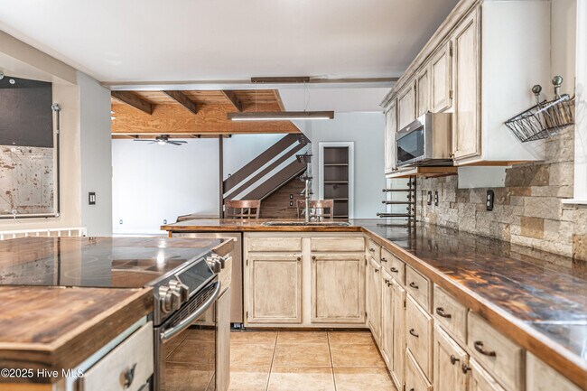 Building Photo - 356 Ashemont Rd