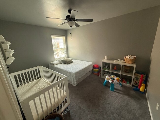 Building Photo - Immaculate 3 bed 2 bath in Mustang Schools, ready for move in on or before July 1st!