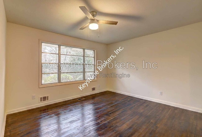 Building Photo - 4624 Wesley Dr