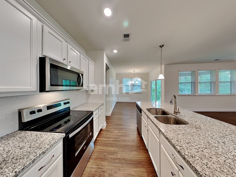 Building Photo - 5085 Hudson Vly Dr