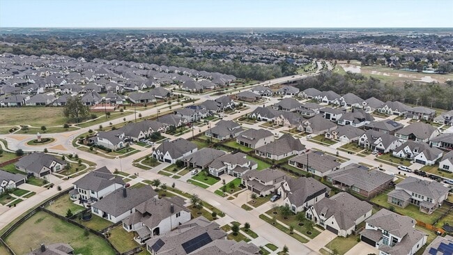 Building Photo - 30330 Parkside Passage Dr