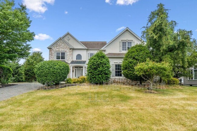 Building Photo - 44 Equestrian Way