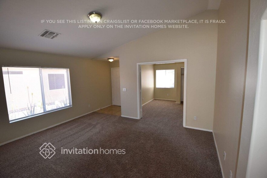 Building Photo - 12018 W Aster Dr