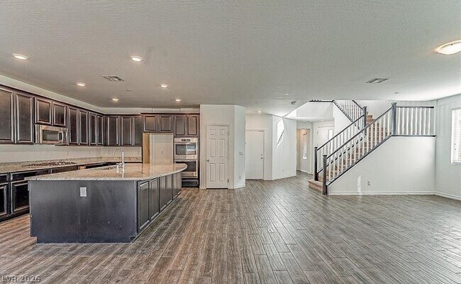 Building Photo - 3159 Hazy Hills Ave