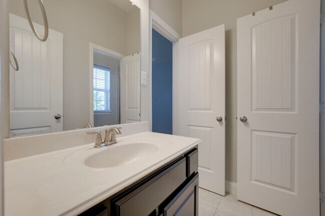 Building Photo - Welcome to this beautiful 4-bedroom, 3.5-b...