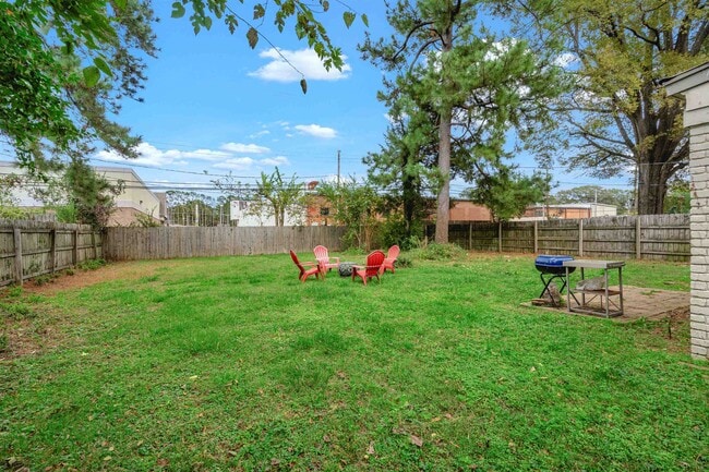 Building Photo - 5088 Helene Rd