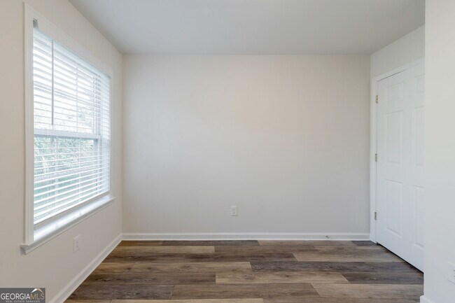 Building Photo - 196 Highland Falls Dr