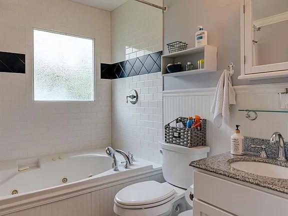 Building Photo - 4240 Westmont Ct