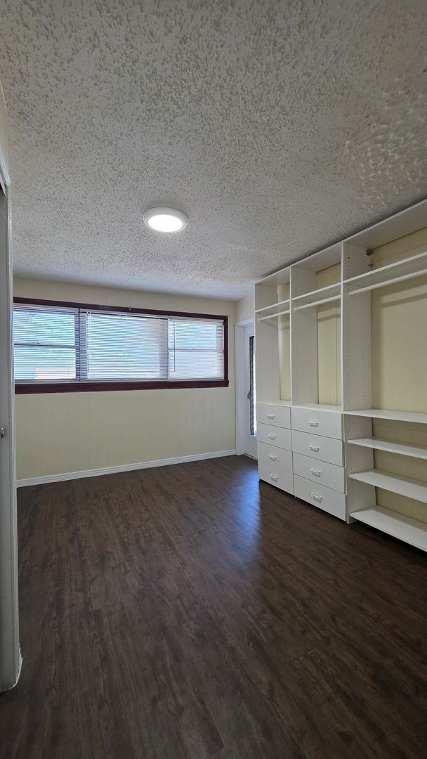 Building Photo - 4 Bedroom 2 Bath Single Family Home w/ 2 Bonus Rooms