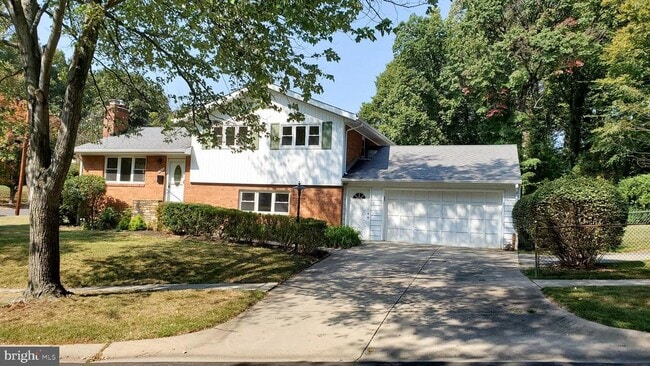 Building Photo - 6415 Rockhurst Rd
