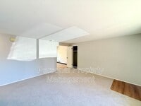 Building Photo - 506 E 34th St