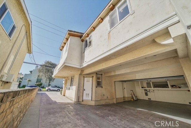 Building Photo - 2109 Vanderbilt Ln