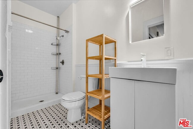 Building Photo - 2014 5th Ave