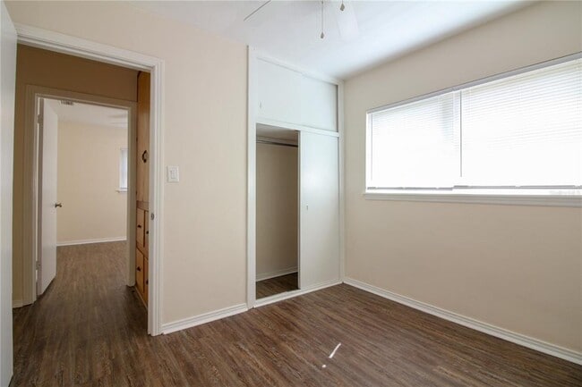 Building Photo - 549 Norfolk Cir