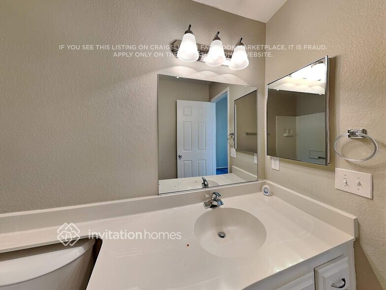 Building Photo - 24808 Half Dome Ct