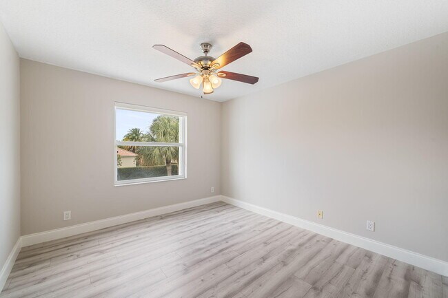 Building Photo - 3257 El Camino Real