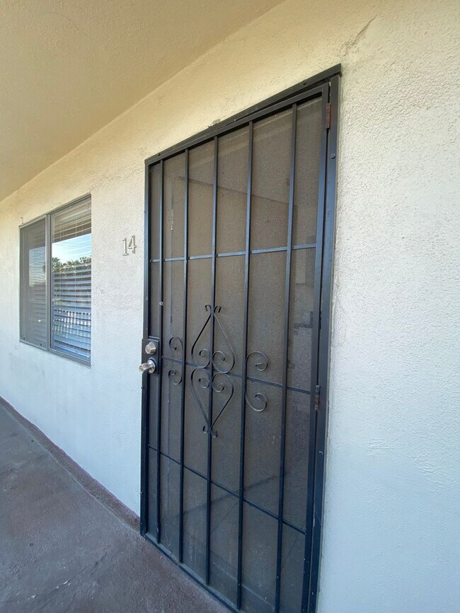 Interior Photo - p1736