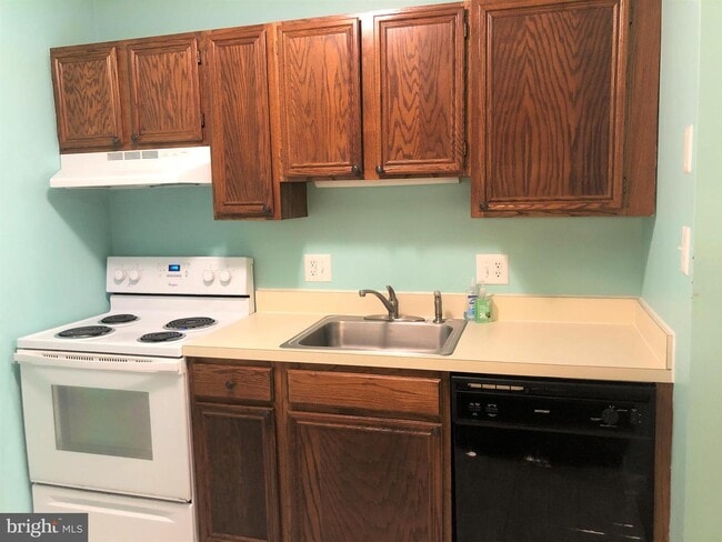 Building Photo - 23240 Chestnut Oak Ct