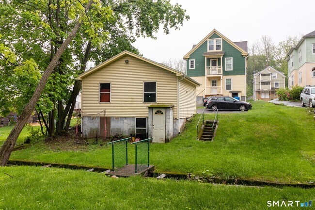 Building Photo - 76 Gridley St