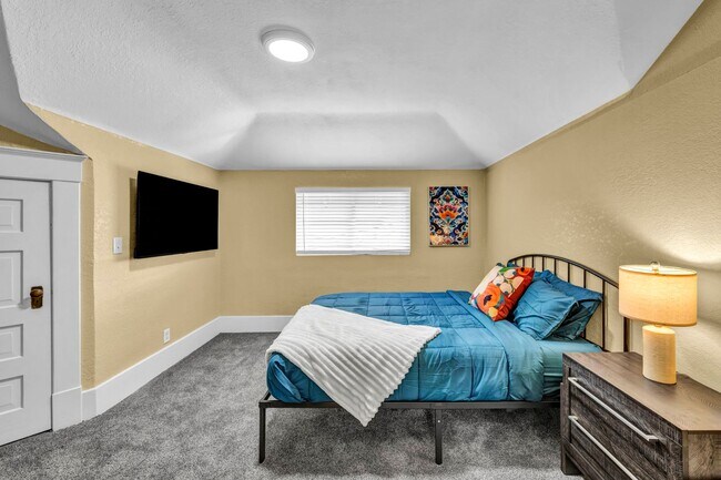 Building Photo - FULLY FURNISHED HISTORIC CHARMER BETWEEN UNR & DOWNTOWN – UTILITIES INCLUDED, MODERN UPGRADES, PR...