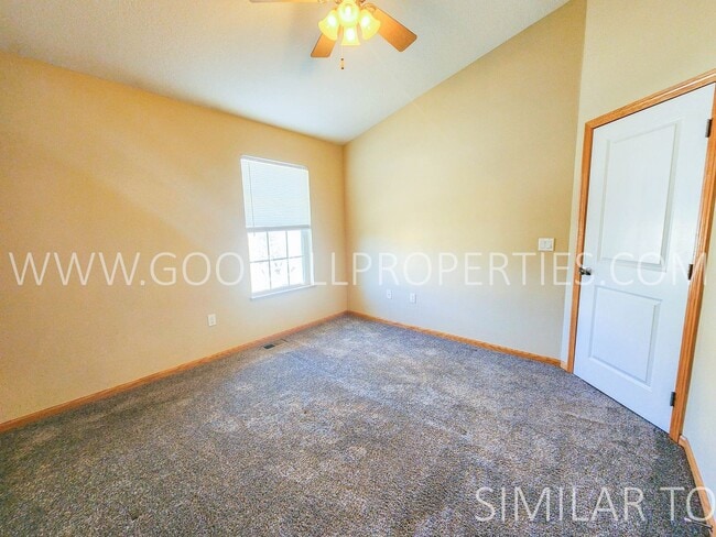 Building Photo - 2-Bedroom, 2-Bath Townhome in Ankeny with Attached 2-Car Garage