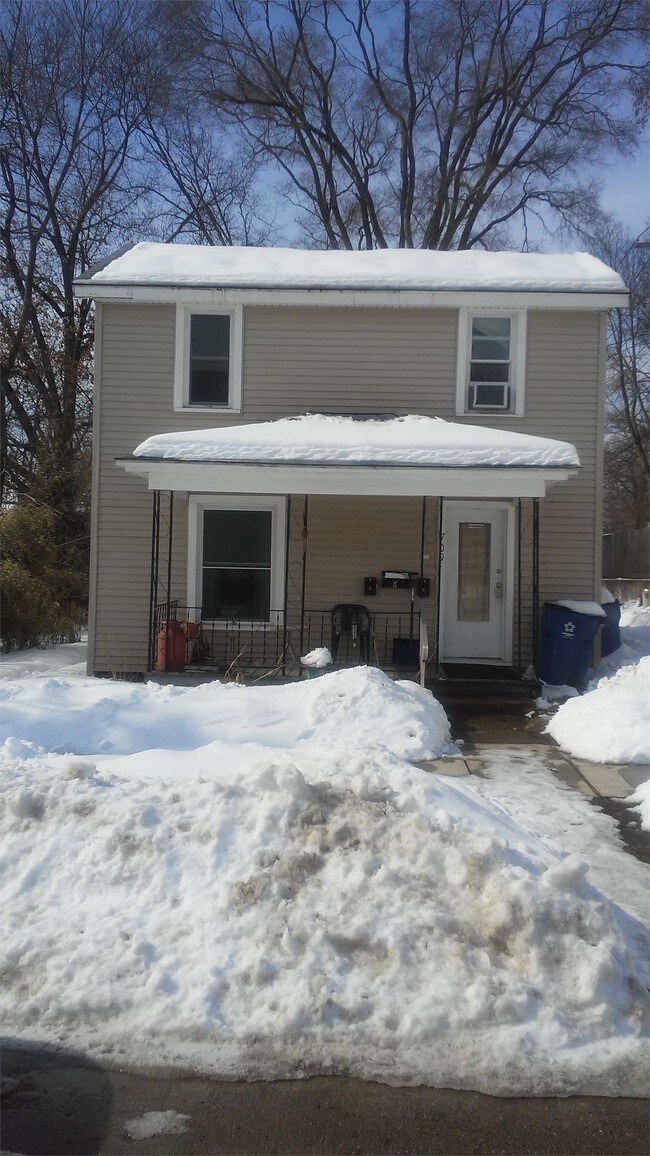 Primary Photo - 709 Ann St