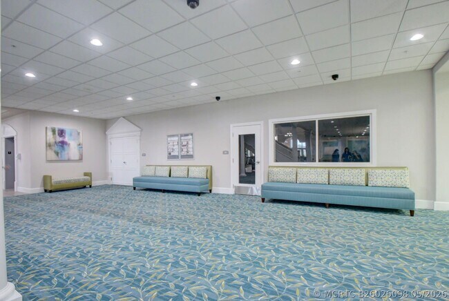 Building Photo - 102 Waterford D