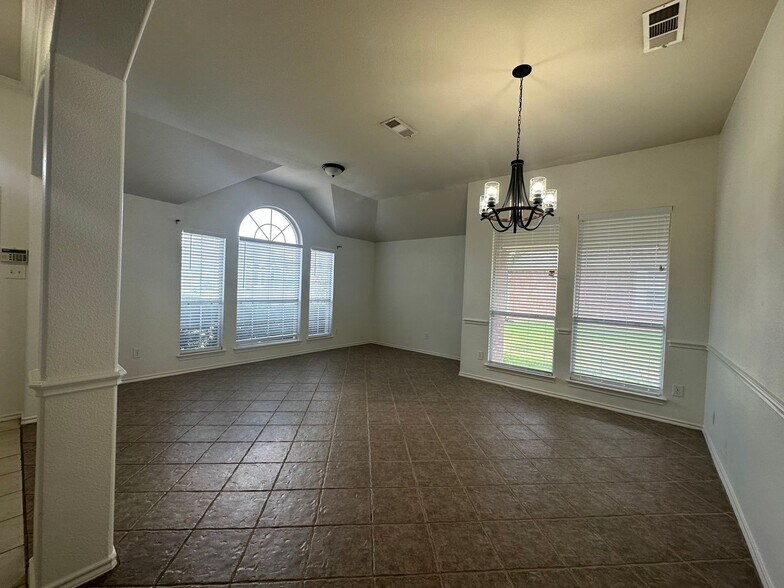 Building Photo - 11913 Wildwood Ln