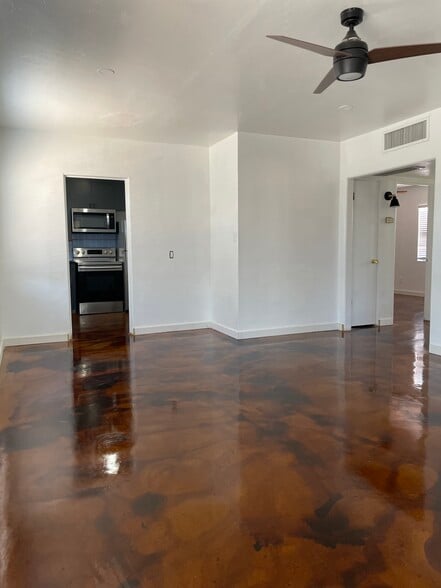 Building Photo - 1857 E Earll Dr