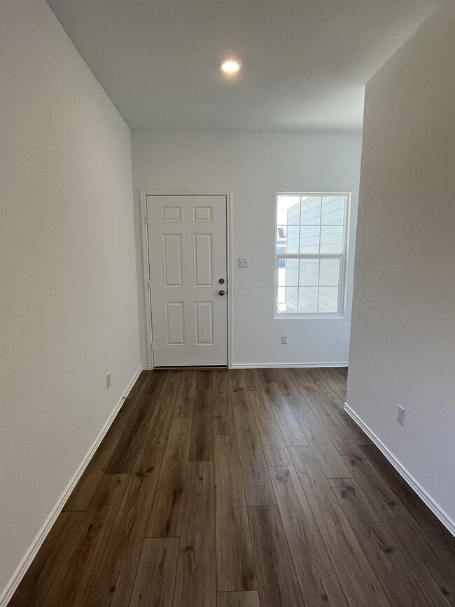 Building Photo - 312 Freshwater Dr