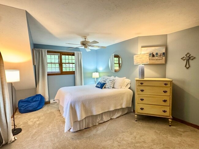 Building Photo - 20 Golf View