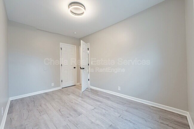 Building Photo - 922 Morrow Rd