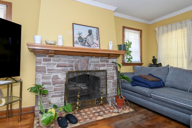 Building Photo - 3940 N 64th St