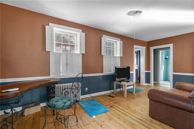 Building Photo - 26 Perry St