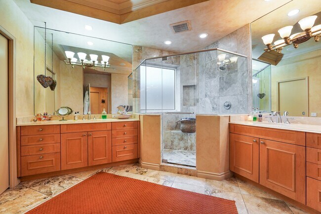 Building Photo - 13611 Deering Bay Dr