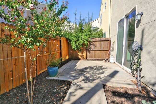 Building Photo - High Demand Park Place Home for Rent!