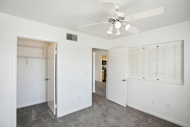 Building Photo - Beautiful Summerlin 1 Bed Condo