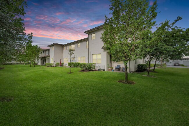Building Photo - 4989 Navali Dr