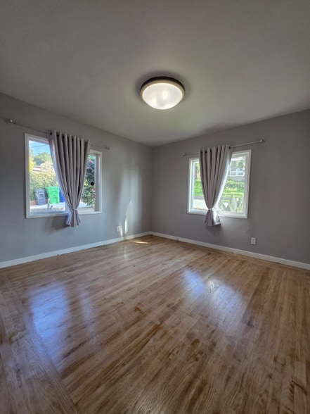 Building Photo - 17xxx Ehle St