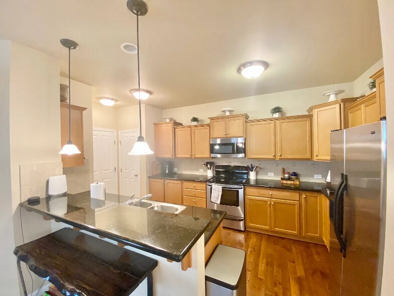 Building Photo - 4424 Edgewater Blvd NE