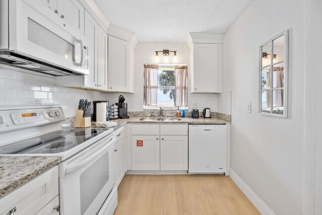 Building Photo - 3524 S Atlantic Ave