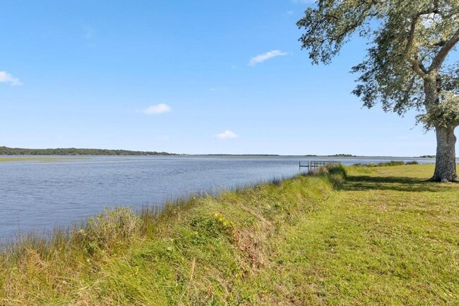 Building Photo - Fully Furnished Short Term Rental! Intercoastal Waterway!