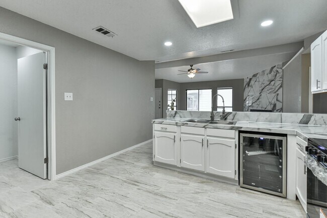 Building Photo - Stunning 4-Bedroom Home in Temple, TX