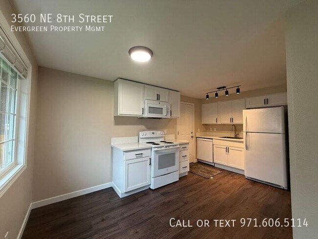 Building Photo - 3560 NE 8th St