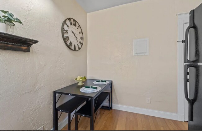 Building Photo - 1715 Sonoma Blvd