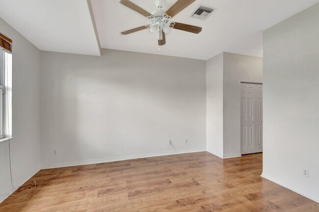 Building Photo - 3070 Grandiflora Dr