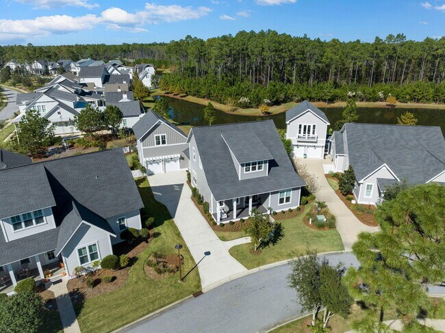 Building Photo - 141 Sandchase Cir