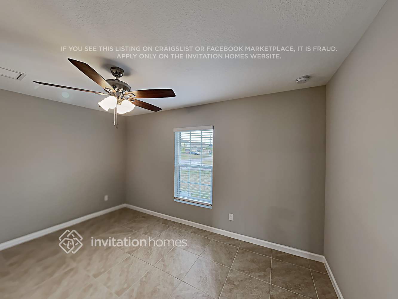 Building Photo - 3802 SW Daisy St