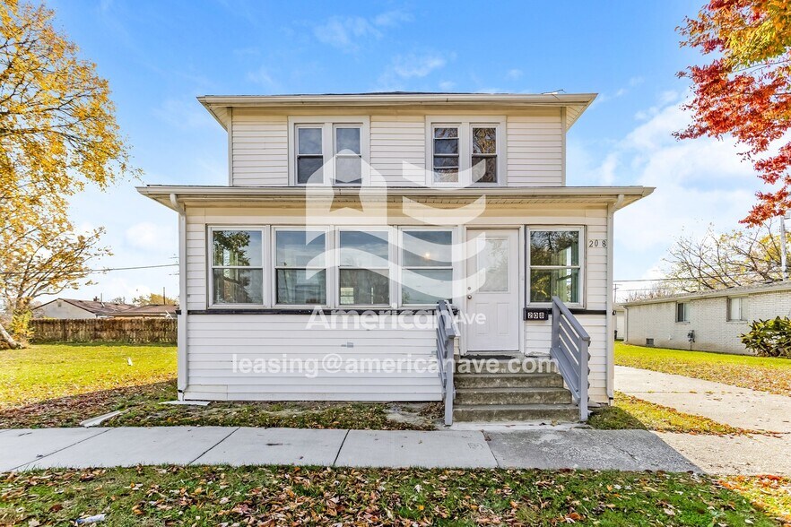 Primary Photo - 208 N Walnut St