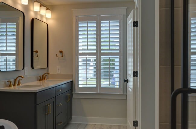 Building Photo - 4 Bedroom 3.5 Bath House in Twin Lakes - J...